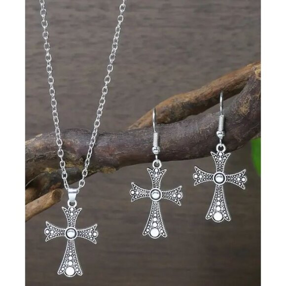Silver Tone Cross Necklace &‎ Earrings Set NEW - Picture 2 of 3